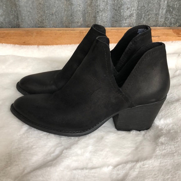 Steve Madden Shoes - Steve Madden Adelphie Size 11